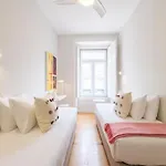 Alfama St George Castle District Fabulous 3 Bedrooms 2 Bathrooms Ac Balcony 1st Floor 19th Century Building Apartamento Lisboa