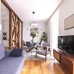 Alfama St George Castle District Fabulous 3 Bedrooms 2 Bathrooms Ac Balcony 1st Floor 19th Century Building Appartamento