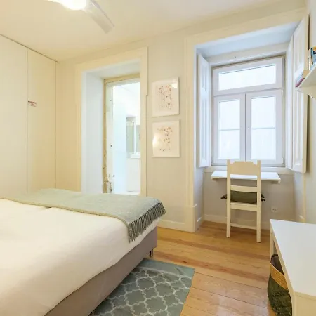 Alfama St George Castle District Fabulous 3 Bedrooms 2 Bathrooms Ac Balcony 1st Floor 19th Century Building Appartamento *