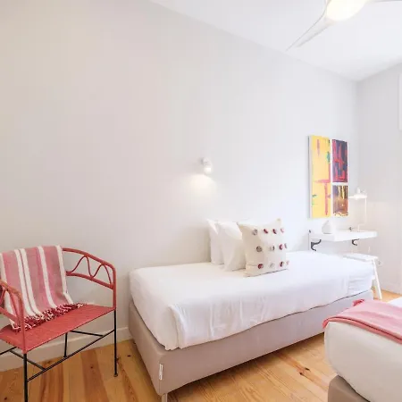 Alfama St George Castle District Fabulous 3 Bedrooms 2 Bathrooms Ac Balcony 1st Floor 19th Century Building * Lisboa