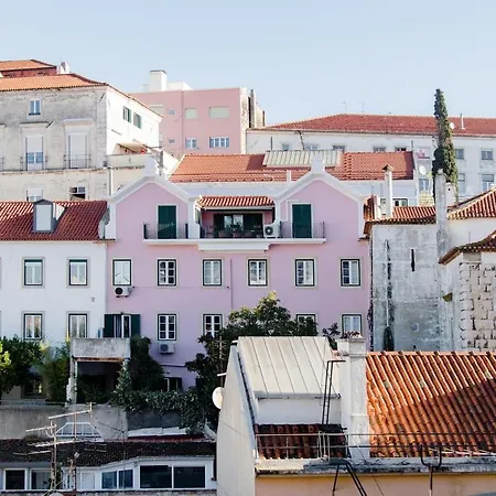 Alfama St George Castle District Fabulous 3 Bedrooms 2 Bathrooms Ac Balcony 1st Floor 19th Century Building Lisboa