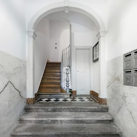Alfama St George Castle District Fabulous 3 Bedrooms 2 Bathrooms Ac Balcony 1st Floor 19th Century Building Διαμέρισμα