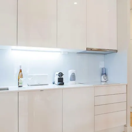 Alfama Castle View: Historic 3-bedroom With Balcony *