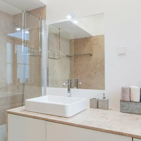 Lejlighed Alfama St George Castle District Fabulous 3 Bedrooms 2 Bathrooms Ac Balcony 1st Floor 19th Century Building Lisboa