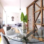 Apartament Alfama St George Castle District Fabulous 3 Bedrooms 2 Bathrooms Ac Balcony 1st Floor 19th Century Building *