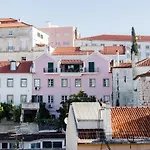 Alfama St George Castle District Fabulous 3 Bedrooms 2 Bathrooms Ac Balcony 1st Floor 19th Century Building Lizbona